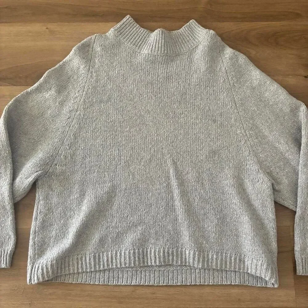 Old-navy Women's Grey and Silver Jumper
